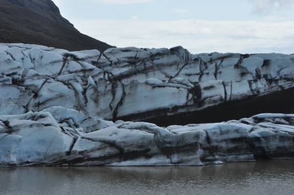 A geleita de Vatnajökull, no Parque de Skaftafell, no sul da Islândia, a maior da Europa